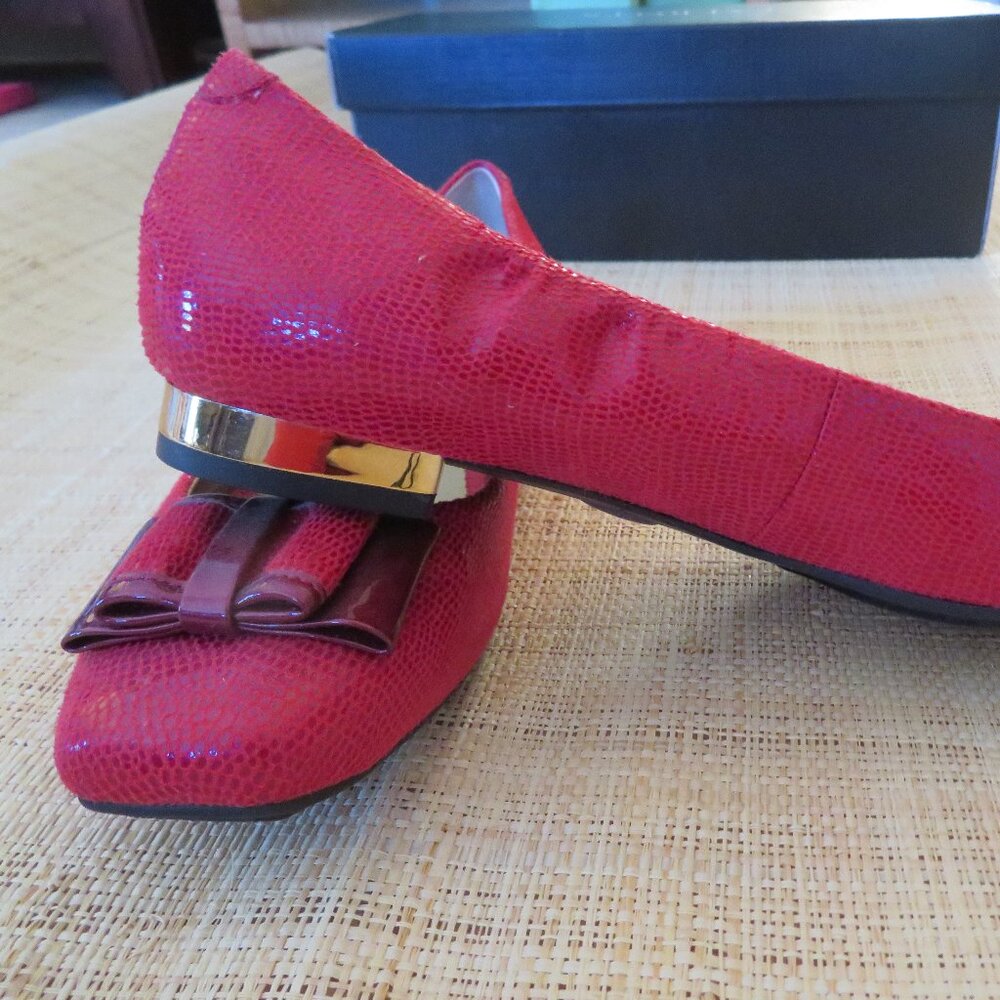 NWOT Red MeToo Leather Flats with a Bow Sz 7.5 - Picture 9 of 11